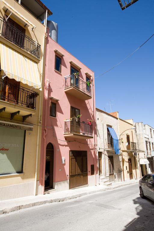 L'Accogliente Apartment Castellammare del Golfo Luaran gambar